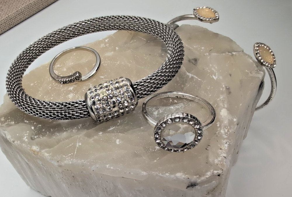 Sparkle 4 pc. Jewely Set: 2 Bracelets (1 flawed) | 2 Rings Rhinestones Costume